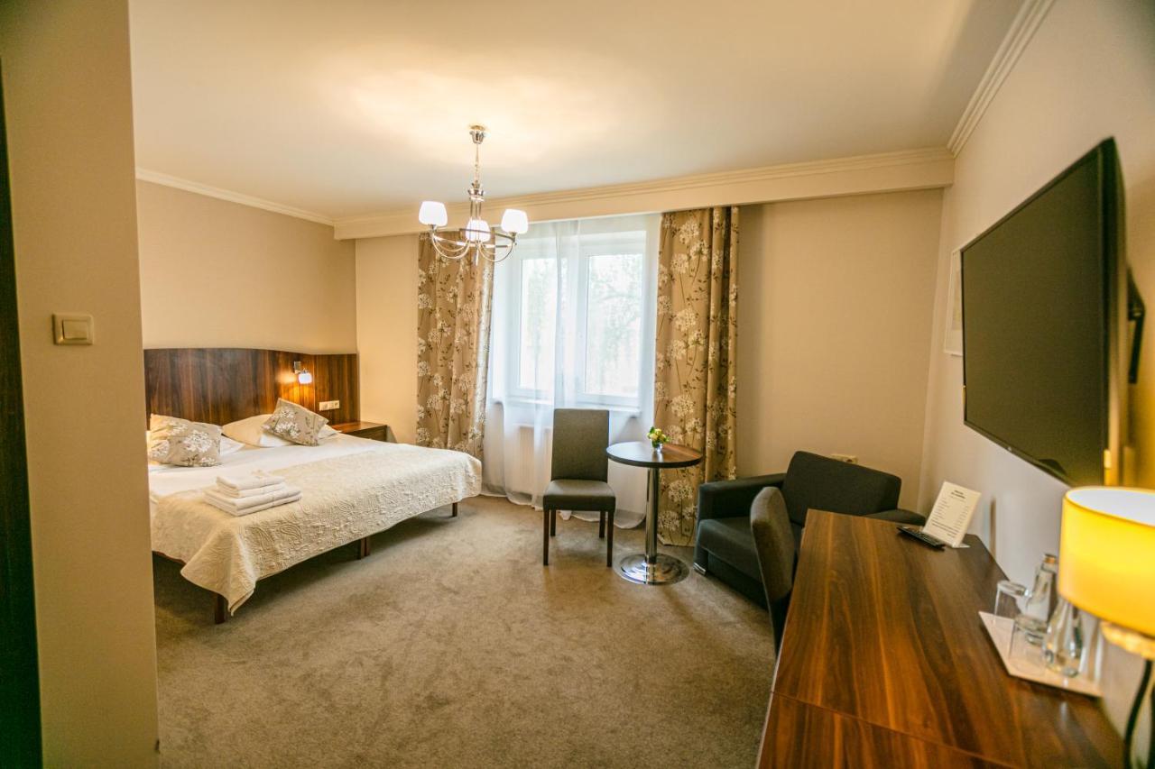Hotel Onyx Gubin Extérieur photo