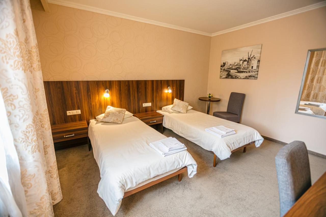 Hotel Onyx Gubin Extérieur photo
