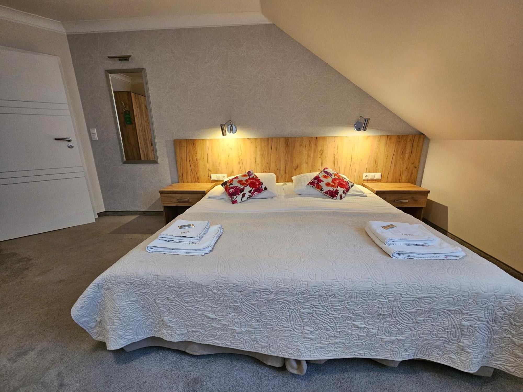 Hotel Onyx Gubin Extérieur photo
